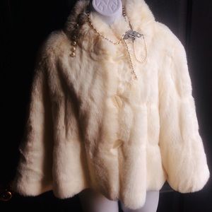 Arden B White Faux Fur Coat Large (Short Coat)
